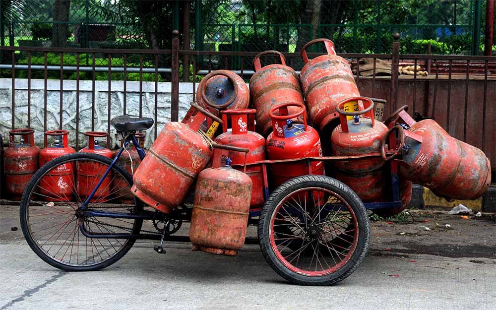 LPG black market raid in Kerala leads to seizure of 3000 gas cylinders across the state