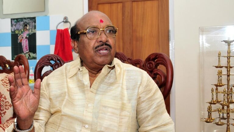 Kerala Triangular Fight Big