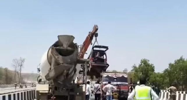 Thane Crash Kills 11