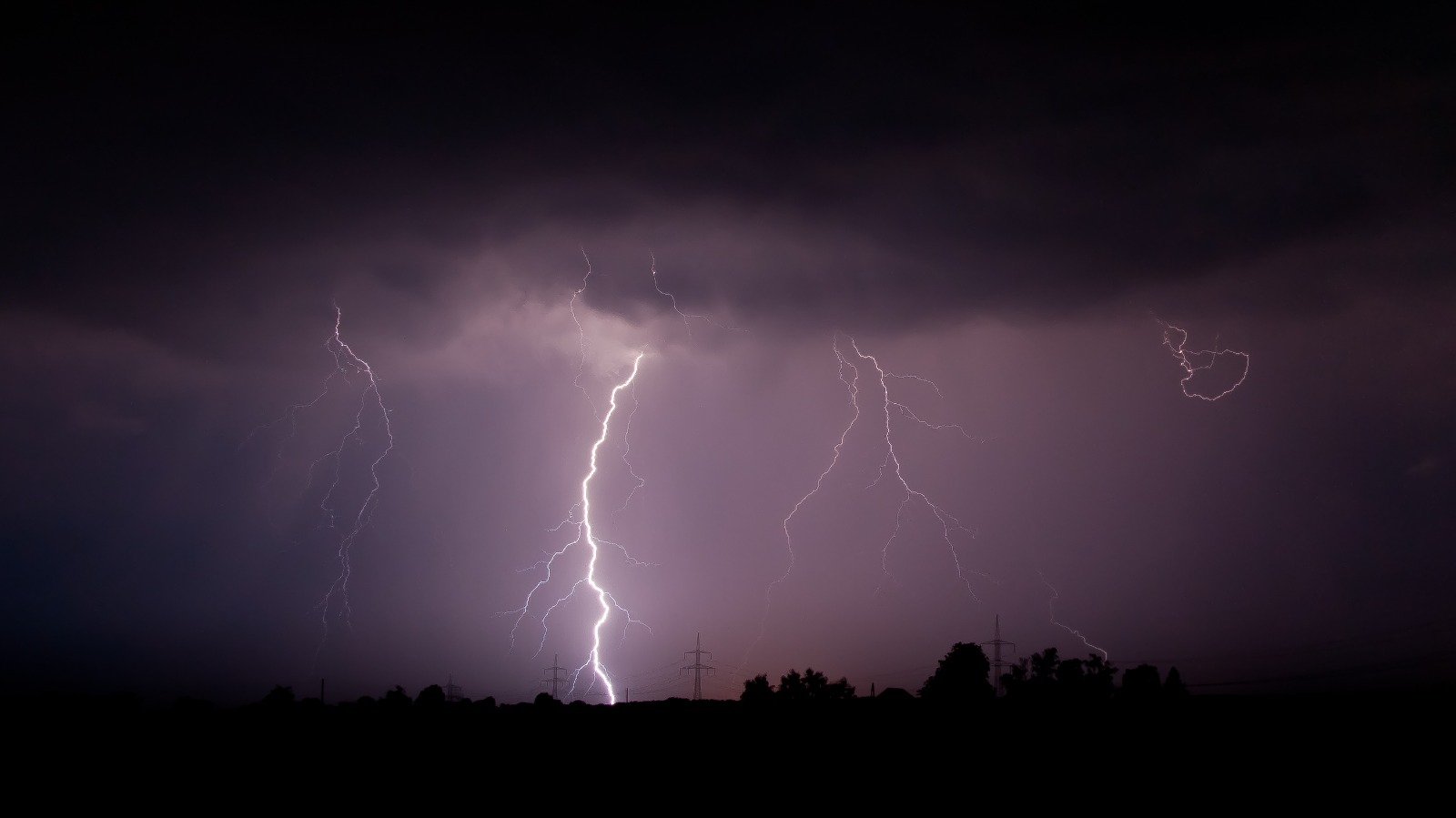 Heavy summer rain warning in Kerala with yellow alert for Kannur and Kasaragod districts