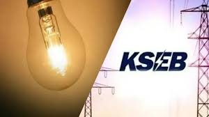 Protest at KSEB office in Aluva with fireworks over power cuts and employee safety concerns