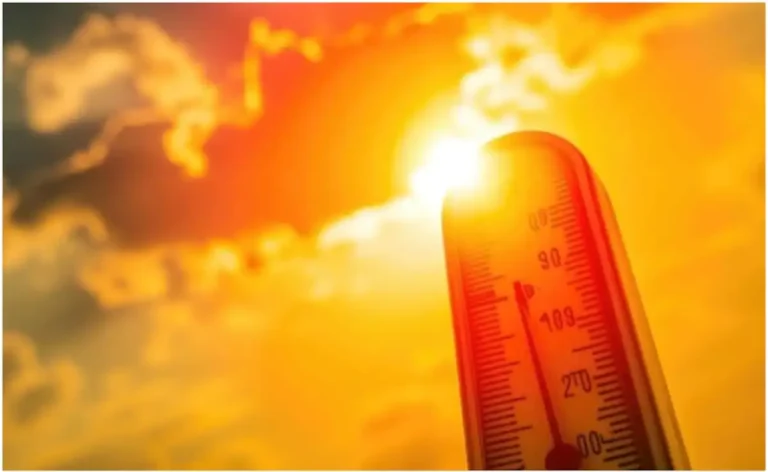 Auto driver suffering heatstroke in Malappuram during extreme summer heatwave