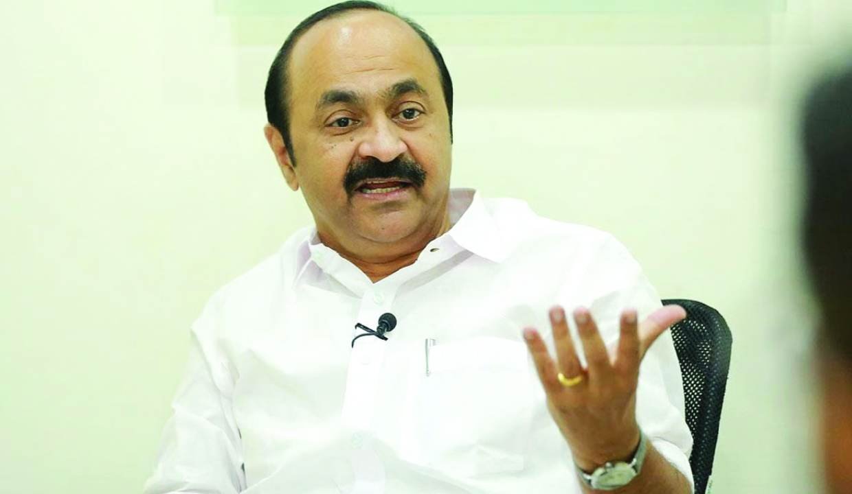 VD Satheesan visits victim family after Valparai tourist van tragedy that killed nine peopleVD Satheesan visits victim family after Valparai tourist van tragedy that killed nine people