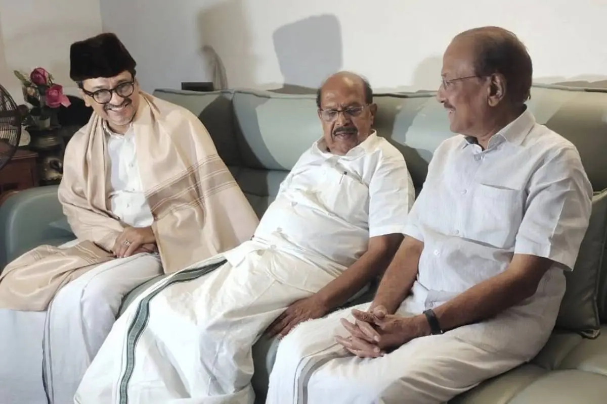 GSudhakaran visiting Panakkad Thangal after election victory