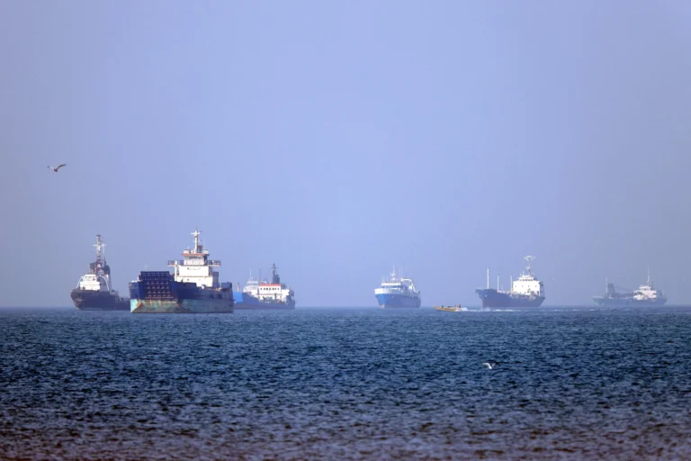 US military strike near Hormuz Strait amid rising Iran conflict