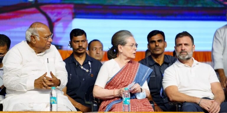 Karnataka CM Dispute discussed by Congress leadership