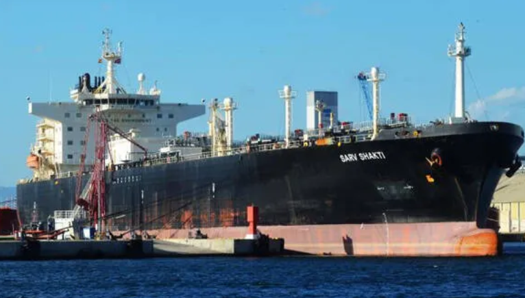 Indian LPG tanker MT Sarv Shakti sailing through Hormuz Strait safely