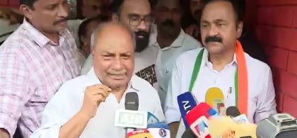 VD Satheesan Visit to AK Antony residence