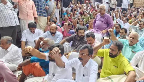 Pinarayi ED protest by CPIM workers