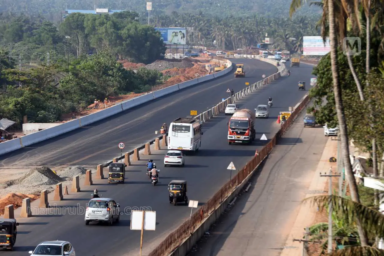 National Highway Crack on Kasargod road