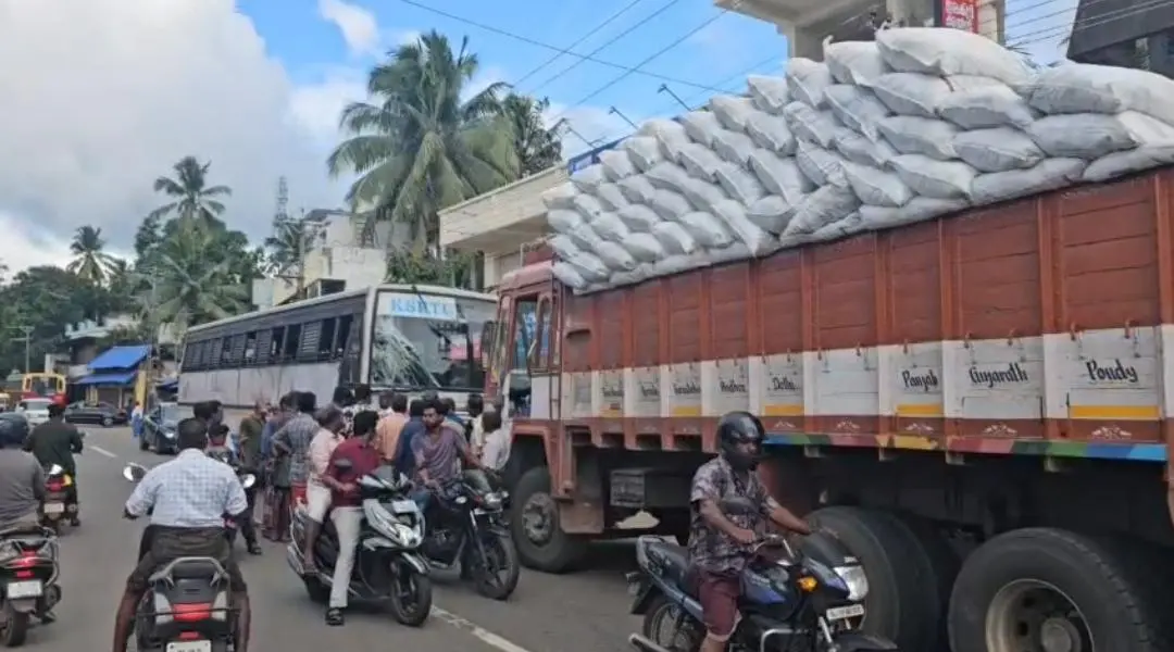 Neyyattinkara Bus Accident involving KSRTC bus and lorry in Thiruvananthapuram