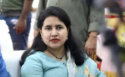 Veena Vijayan CMRL Controversy political allegation