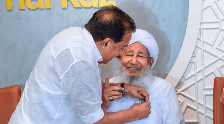 Operation Toofan Campaign event with Ramesh Chennithala and Kanthapuram AP Abubakar Musliyar