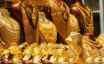 Kerala Gold Price Surge with gold rate crossing 105560 rupees per pavan in Kerala