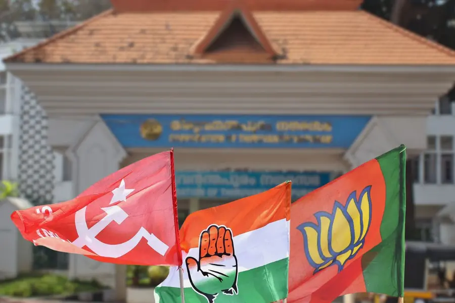 Thiruvananthapuram No Confidence Motion political developments in city corporation