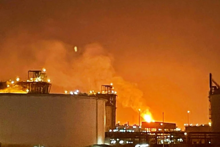 Qatar Gas Explosion at Ras Laffan industrial area with emergency response operations