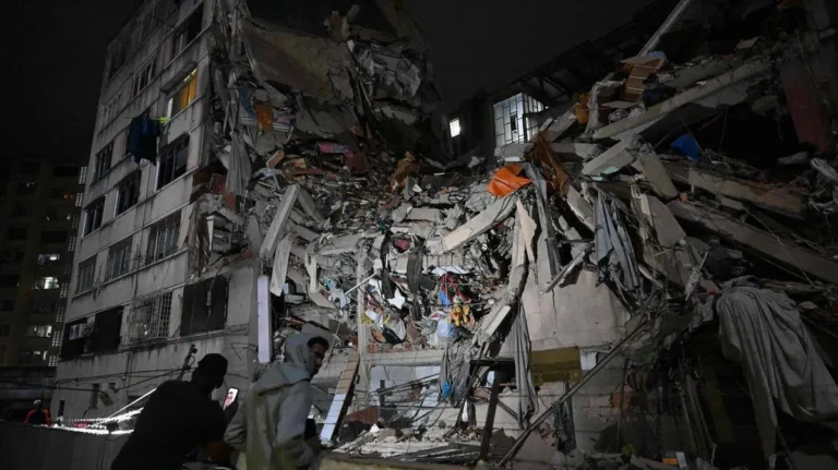Venezuela Earthquake Disaster rescue teams searching through collapsed buildings