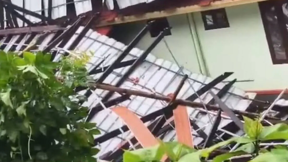 Pathanamthitta School Roof blown off by strong winds