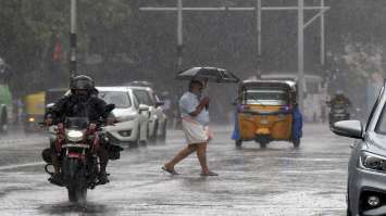 Kerala Rain Alert with yellow alert and lightning warning across districts