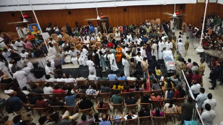 Salim Kumar Funeral at Laughing Villa residence