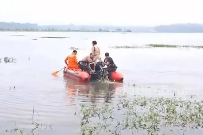 Thrissur Boat Accident rescue operation at Nedupuzha kole wetlands