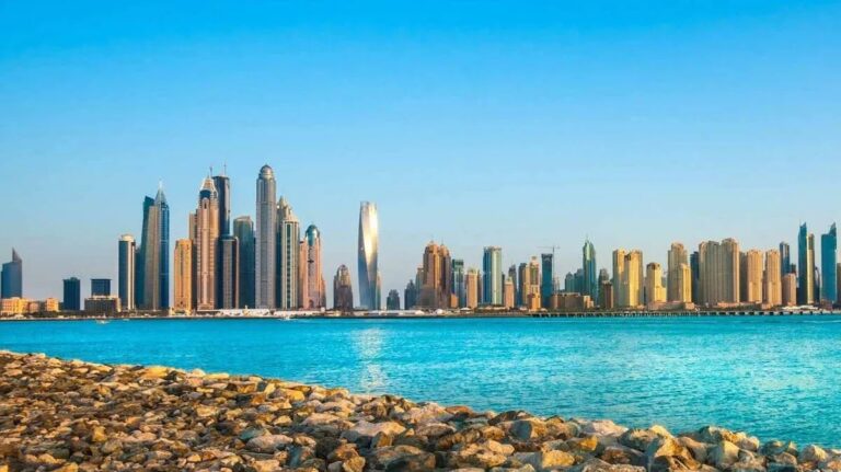 UAE Job Market Decline affecting Gulf job opportunities for expatriates
