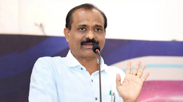 Amayizhanjan Thodu Waste allegation raised by Mayor VV Rajesh