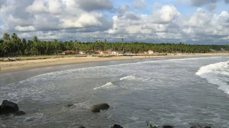 Kasaragod Headless Body found on Nellikunnu beach under police investigation