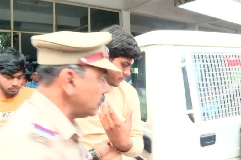 Minister Post Scam suspects arrested by Kerala Police in Delhi