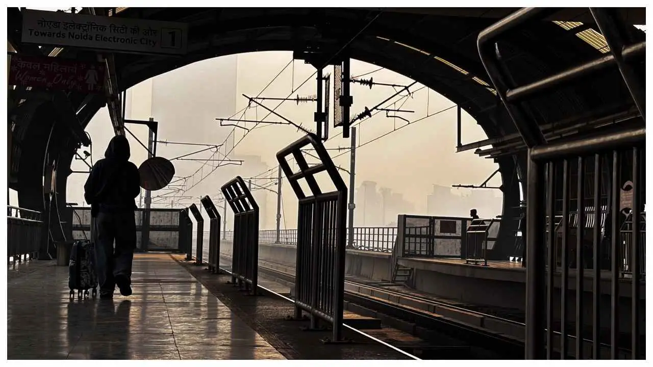 Delhi Metro Closure leaves Malayali students stranded inside metro station